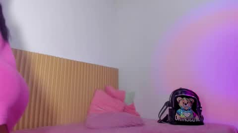 Snapshot of aria_millers_ chatting on 02/19/26, 11:17 Aria Millers online show from 02/19/26, 11:17