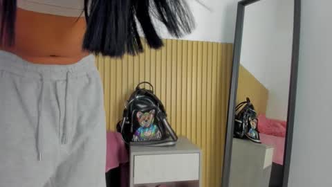 Snapshot of aria_millers_ chatting on 02/22/26, 11:31 Aria Millers online show from 02/22/26, 11:31