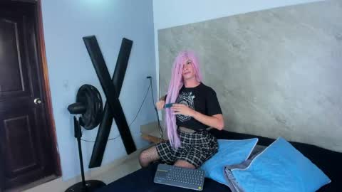 aria_skyee online show from 04/24/26, 01:02