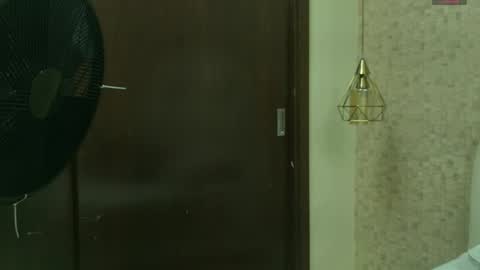 Snapshot of aria_sm chatting on 11/18/25, 07:07 aria_sm online show from 11/18/25, 07:07