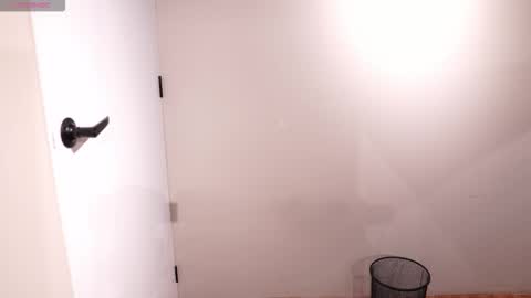 Ariaa online show from 10/28/25, 06:10