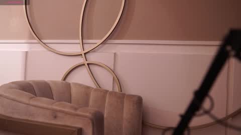 Ariaa online show from 11/12/25, 06:41