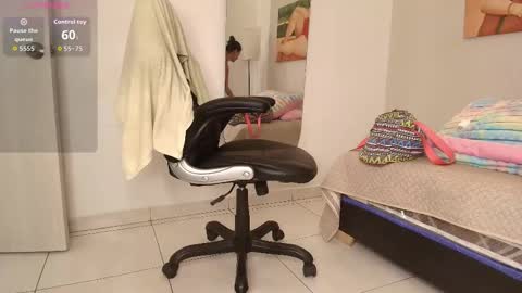 ariaa_vixen online show from 12/16/25, 07:19