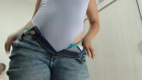 ariacoral online show from 10/19/25, 12:39