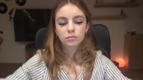 AriaCreazy online show from 12/19/24, 09:49