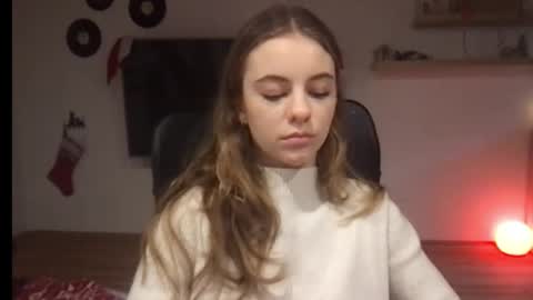 AriaCreazy online show from 12/31/24, 10:37