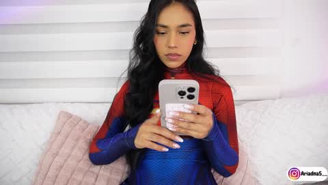 Snapshot of ariadna5 chatting on 09/26/25, 06:39 ARIADNA online show from 09/26/25, 06:39