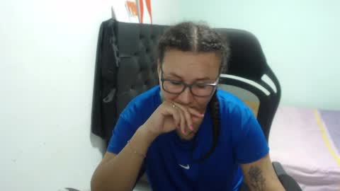 ...Ariana... online show from 04/25/26, 05:10