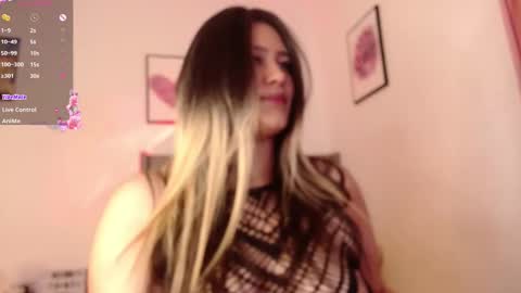 Snapshot of ariadna_martin chatting on 02/19/25, 03:28 Ari online show from 02/19/25, 03:28