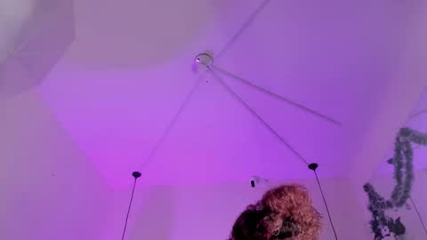 Ariadna online show from 11/22/25, 03:27