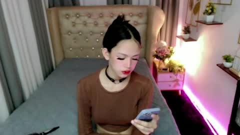 Snapshot of ariahooper chatting on 04/28/26, 11:59 Christine JorgensenChristmas wish breasts implants online show from 04/28/26, 11:59