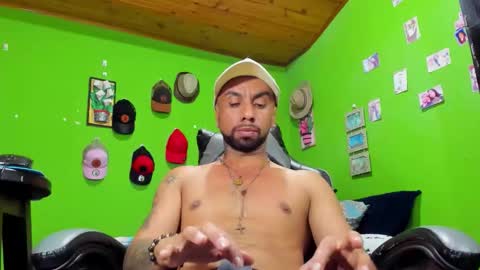 arian pervert online show from 10/26/25, 01:06