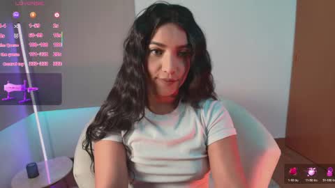 Snapshot of ariana_bae_ chatting on 04/27/26, 10:08 online show from 04/27/26, 10:08