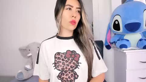 Snapshot of ariana_belucci chatting on 05/24/26, 06:13 Ariana online show from 05/24/26, 06:13