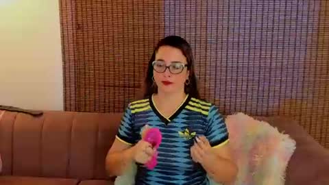 Snapshot of ariana_cross_ chatting on 07/07/26, 12:42 Ariana Cruz online show from 07/07/26, 12:42