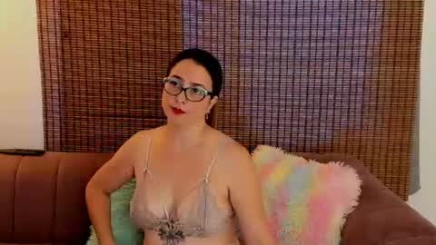Snapshot of ariana_cross_ chatting on 07/10/26, 01:47 Ariana Cruz online show from 07/10/26, 01:47
