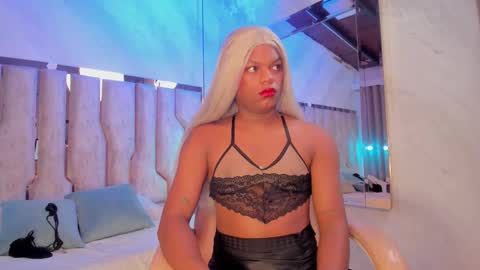 ariana_grande233 online show from 02/25/26, 11:31