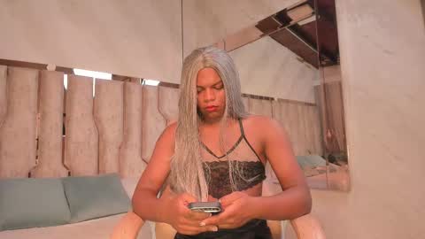 ariana_grande233 online show from 03/18/26, 11:46