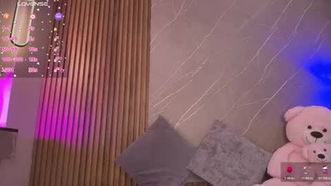 Ariana online show from 03/25/26, 12:22