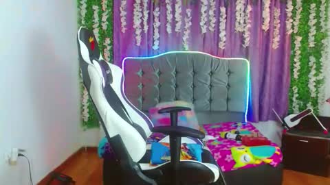 Ariana online show from 09/14/25, 03:27