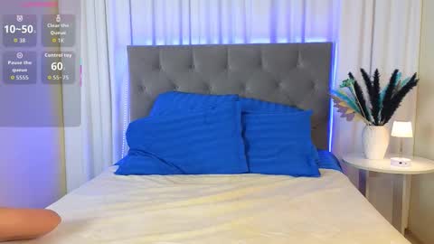 Ariana online show from 11/18/25, 12:05