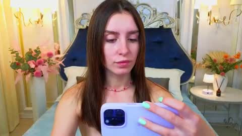 Snapshot of ariana_petite chatting on 05/13/26, 12:19 Ariana online show from 05/13/26, 12:19