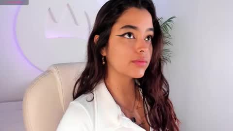 Snapshot of ariana_pierce chatting on 10/25/25, 12:34 Ariana online show from 10/25/25, 12:34