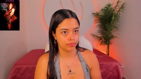 Snapshot of ariana_pierce chatting on 12/15/25, 12:20 Ariana online show from 12/15/25, 12:20