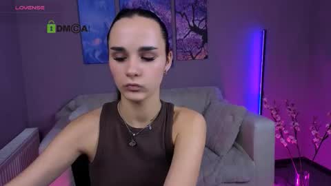 ariana_ross7 online show from 11/04/25, 08:08