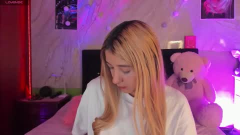 Ariana  online show from 09/29/25, 11:04