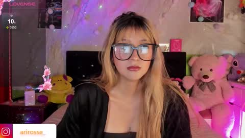 Snapshot of ariana_rosse__ chatting on 11/24/25, 10:37 Ariana online show from 11/24/25, 10:37