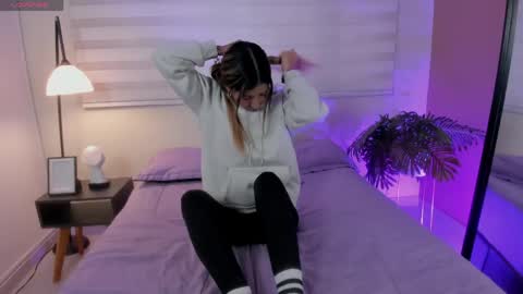 Ariana  online show from 04/25/26, 02:25