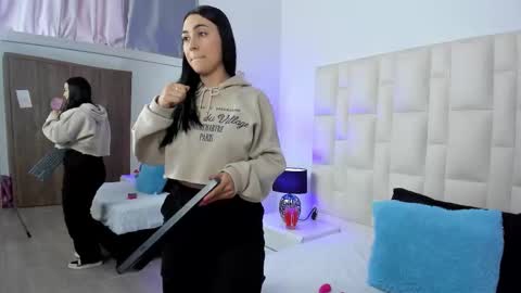 Snapshot of ariana_rouse_ chatting on 10/06/25, 05:21 ariana online show from 10/06/25, 05:21