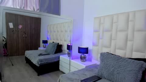 Snapshot of ariana_rouse_ chatting on 06/04/26, 04:24 ariana online show from 06/04/26, 04:24