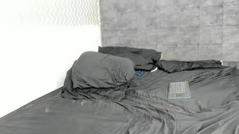 ARIANA SALAZAR online show from 04/09/26, 04:01