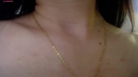 Snapshot of ariana_toro chatting on 12/18/25, 02:45 ariana_toro online show from 12/18/25, 02:45