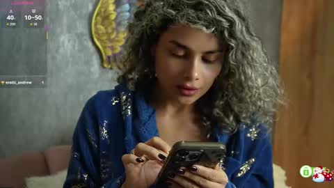 Snapshot of ariana_valdirii chatting on 11/13/25, 11:36 cristina online show from 11/13/25, 11:36