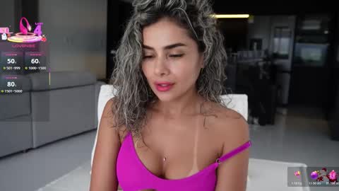 Snapshot of ariana_valdirii chatting on 12/02/25, 01:17 cristina online show from 12/02/25, 01:17