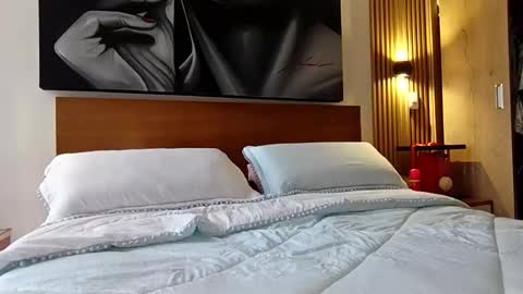 Snapshot of ariana_valdirii chatting on 02/27/26, 01:00 cristina online show from 02/27/26, 01:00