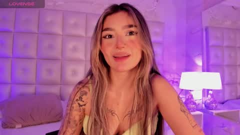 Snapshot of ariana_villada chatting on 01/08/25, 03:19 Ari online show from 01/08/25, 03:19