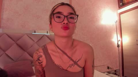 Ari online show from 10/22/25, 03:07