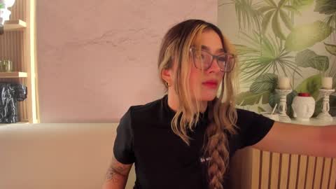 Ari online show from 11/09/25, 03:05