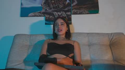 ariana_whitee online show from 05/31/26, 08:10