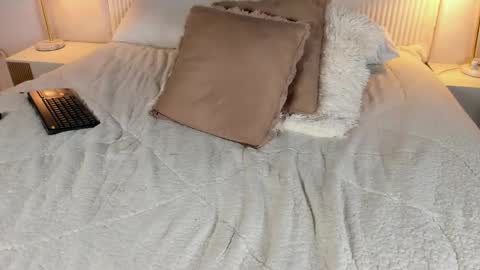 Susan online show from 04/21/26, 01:42