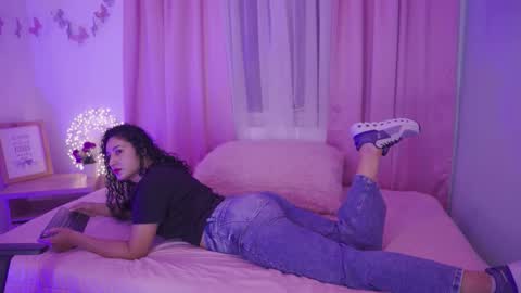 Snapshot of arianaa_18 chatting on 03/06/26, 02:57 ARIANAA online show from 03/06/26, 02:57