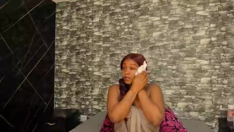 Ariana online show from 09/27/25, 12:21