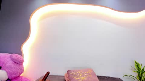 Ariana online show from 04/15/26, 12:12