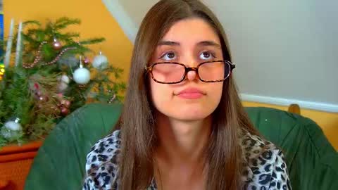 Ariana online show from 12/19/25, 11:06