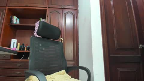 Andrea online show from 10/15/25, 01:17