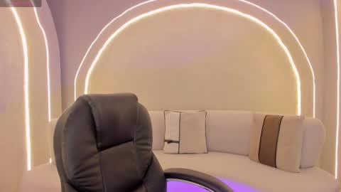 Ariana Dumont online show from 04/22/26, 11:23